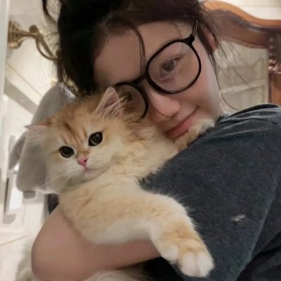 穿风信子蓝的少女